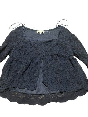 La Peche Women’s Long Sleeve Lace Top With Front Slit